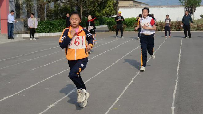 爱游戏·ayx体育(中国)官方网站奔跑吧少年！宁阳这所小学春季运动会精彩纷呈