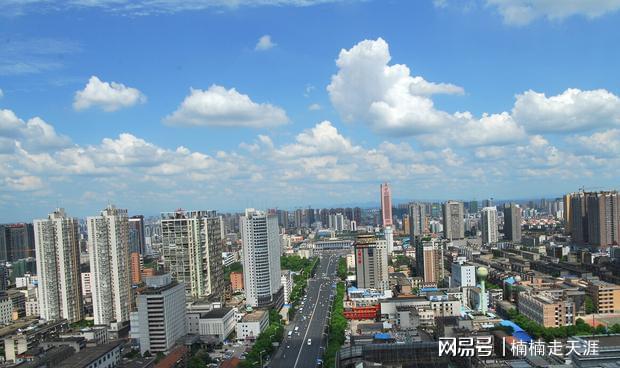 爱游戏长沙最繁华的道路堪称长沙版“天府大道”外地游客必经道路(图3)