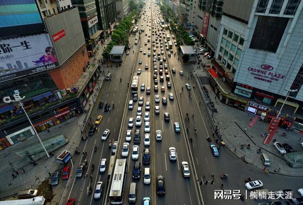 爱游戏长沙最繁华的道路堪称长沙版“天府大道”外地游客必经道路(图6)